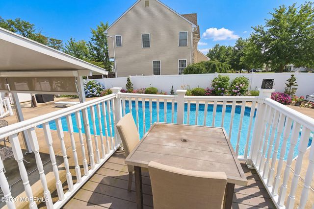 1 Ravenwood Court, Bayville, NJ 08721