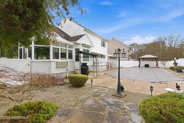 1 Ravenwood Court, Bayville, NJ 08721