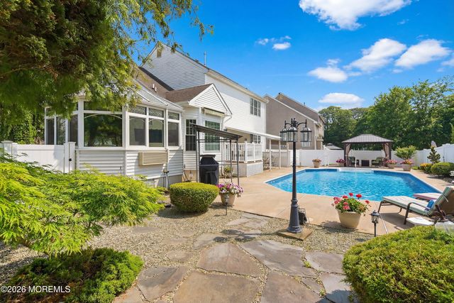 1 Ravenwood Court, Bayville, NJ 08721