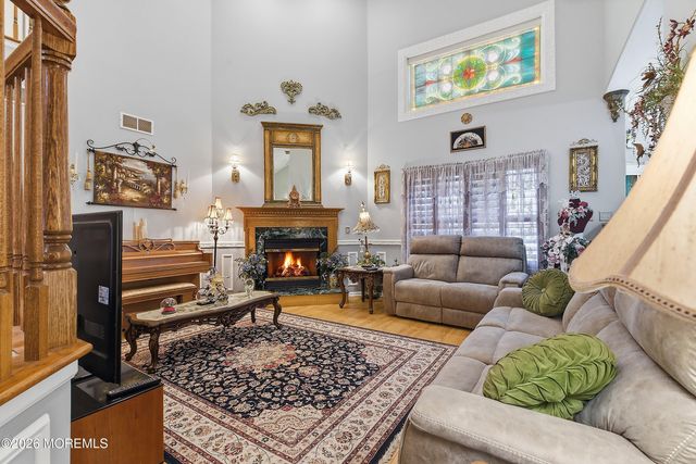 1 Ravenwood Court, Bayville, NJ 08721