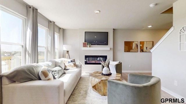 7805 N 169 Street, Bennington, NE 68007