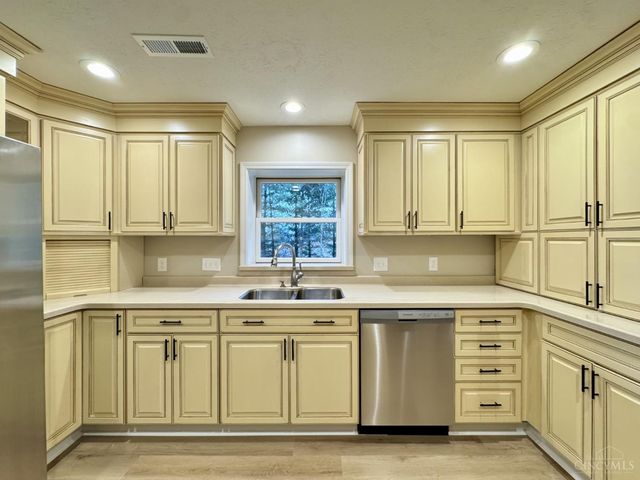 5433 Cleves Warsaw Pike, Delhi Twp, OH 45238