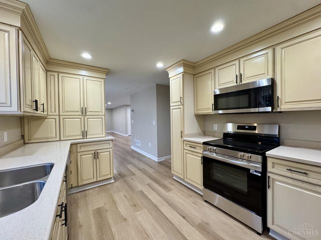 5433 Cleves Warsaw Pike, Delhi Twp, OH 45238