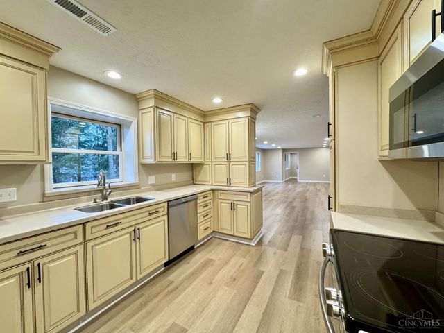 5433 Cleves Warsaw Pike, Delhi Twp, OH 45238