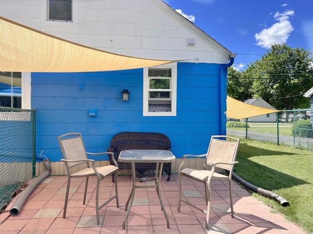 512 W 19TH AVENUE, Oshkosh, WI 54904