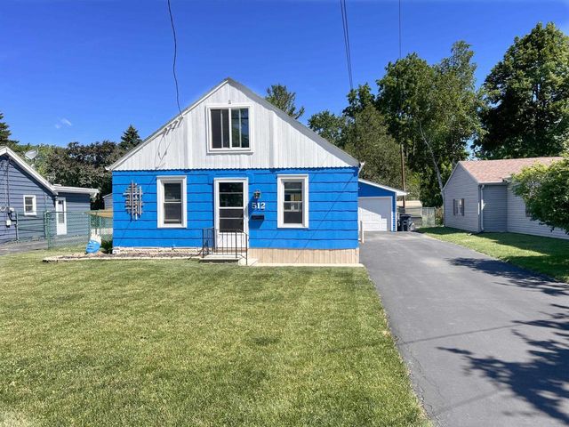 512 W 19TH AVENUE, Oshkosh, WI 54904
