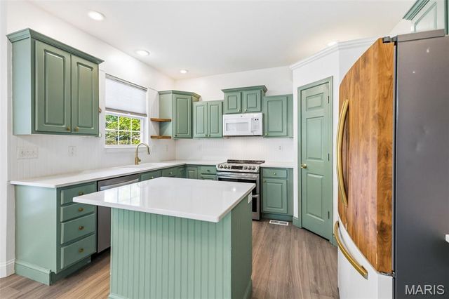 202 Keeneland Court, Collinsville, IL 62234