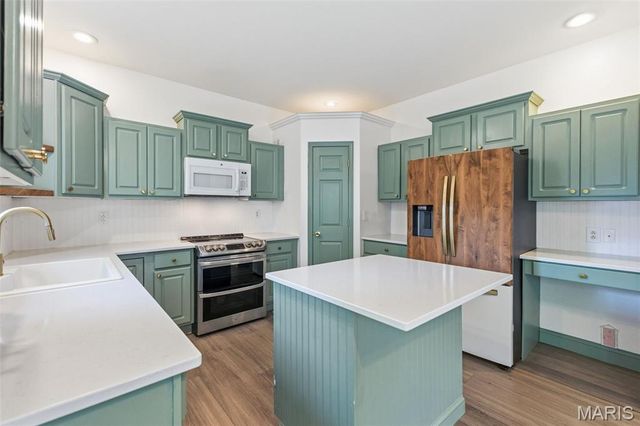 202 Keeneland Court, Collinsville, IL 62234