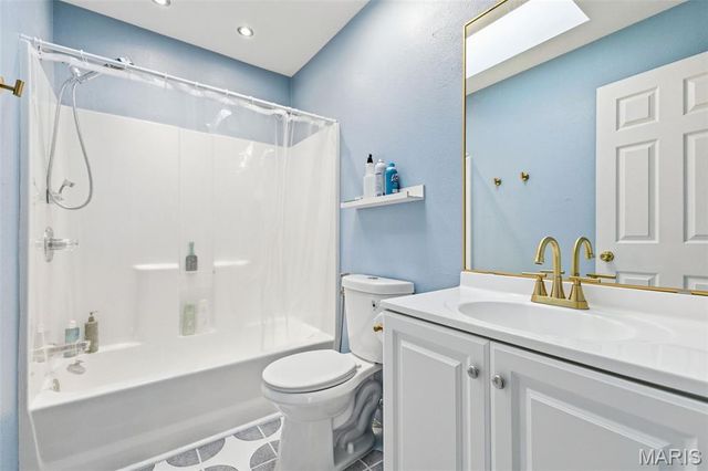 202 Keeneland Court, Collinsville, IL 62234