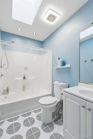 202 Keeneland Court, Collinsville, IL 62234