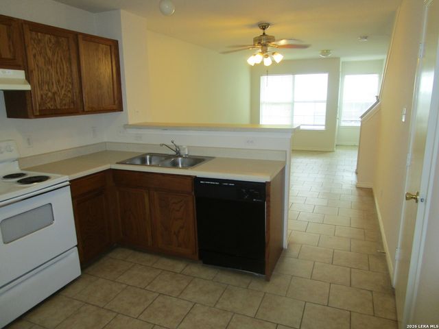 20 BRATTON DR, San Antonio, TX 78245