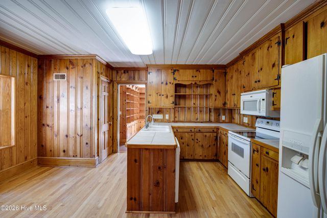 120 W 12th Street, Washington, NC 27889