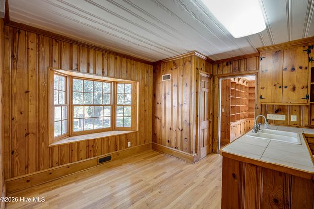 120 W 12th Street, Washington, NC 27889