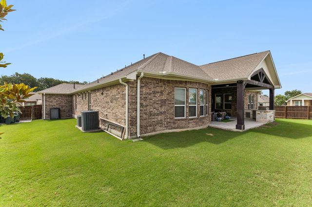 238 Arapaho DR, Kyle, TX 78640