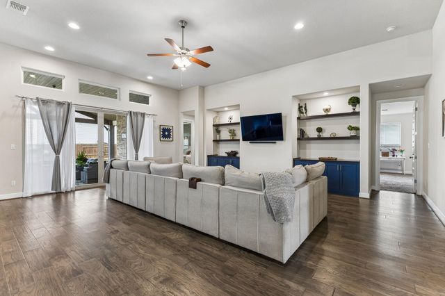 238 Arapaho DR, Kyle, TX 78640