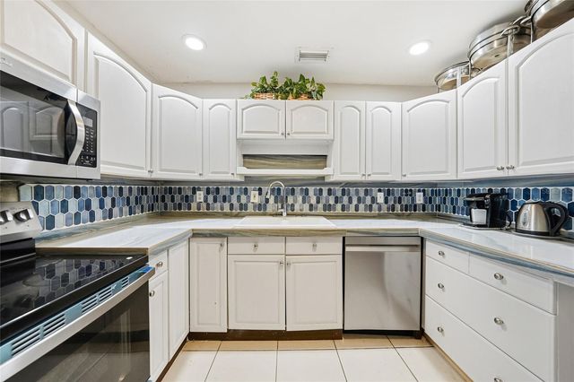 2930 ACLINE ROAD, Punta Gorda, FL 33950