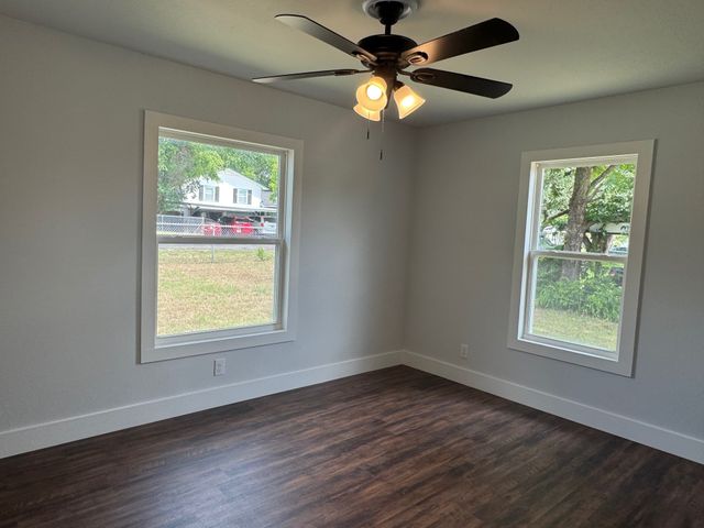 120 Live Oak Drive, Azle, TX 76020