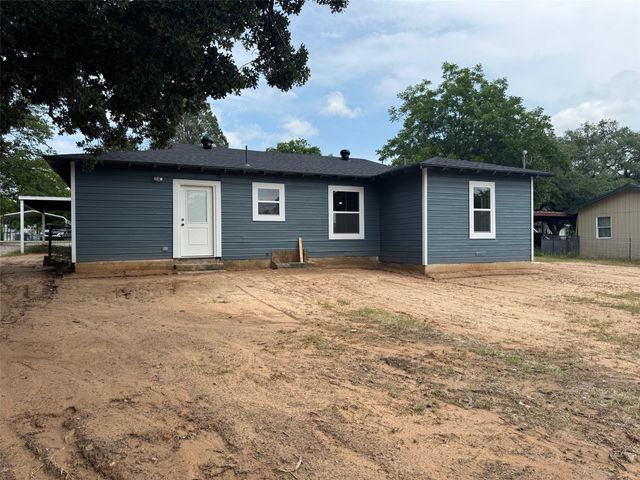 120 Live Oak Drive, Azle, TX 76020