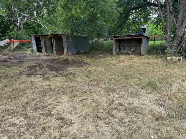 120 Live Oak Drive, Azle, TX 76020