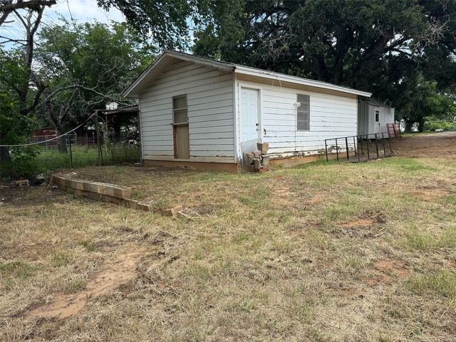 120 Live Oak Drive, Azle, TX 76020