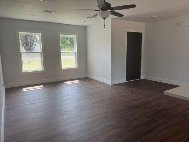 120 Live Oak Drive, Azle, TX 76020