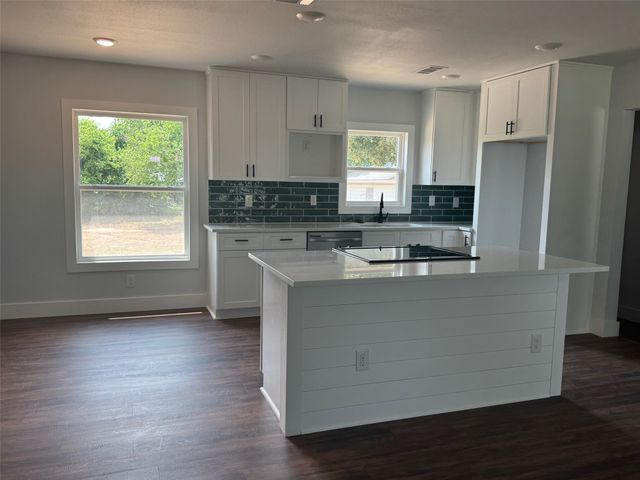 120 Live Oak Drive, Azle, TX 76020