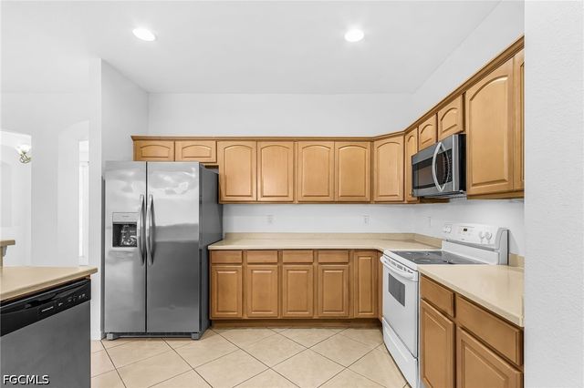 831 NW 30th ST, Cape Coral, FL 33993