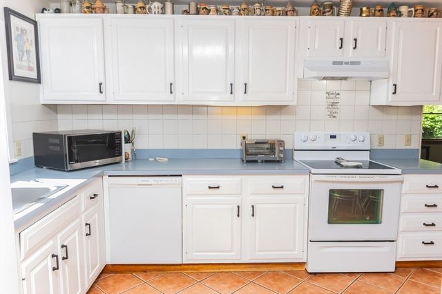 24 Birchwood Ave, Sudbury, MA 01776