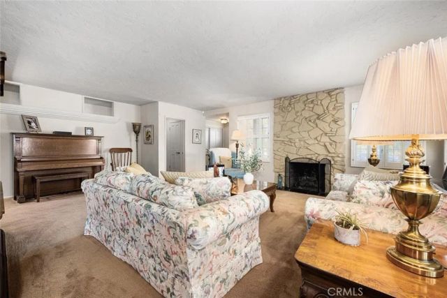 10253 Hopeland, Downey, CA 90241