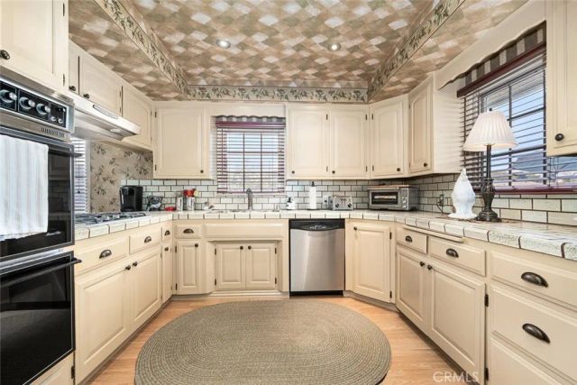 10253 Hopeland, Downey, CA 90241