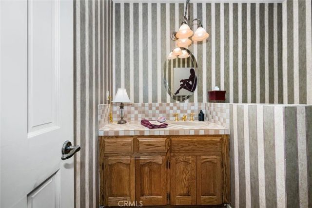 10253 Hopeland, Downey, CA 90241