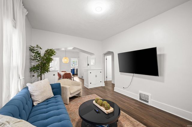 1325 Cedar Street, South Bend, IN 46617