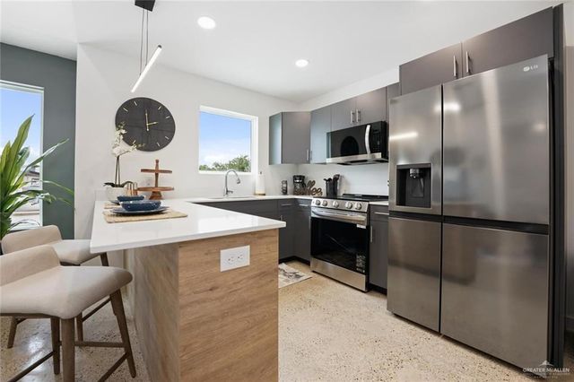 700 Onyx Drive A, Weslaco, TX 78596