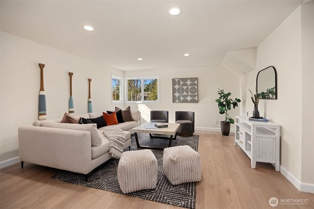 26817 SE 22nd Way, Sammamish, WA 98075