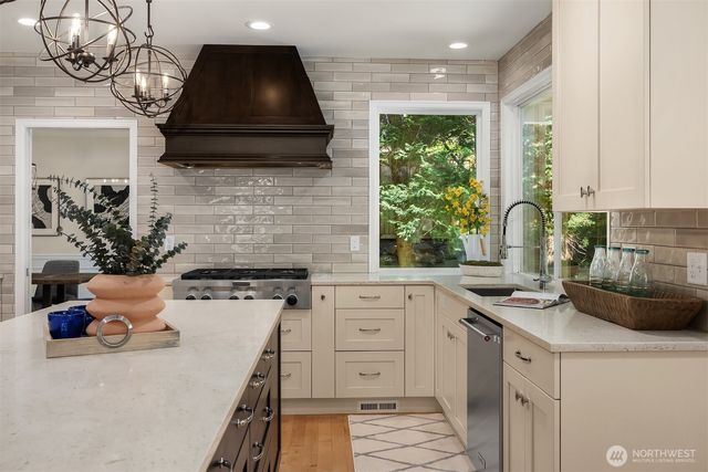26817 SE 22nd Way, Sammamish, WA 98075