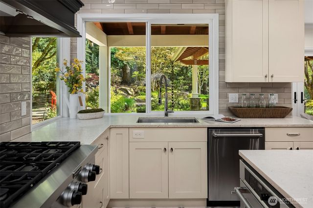 26817 SE 22nd Way, Sammamish, WA 98075