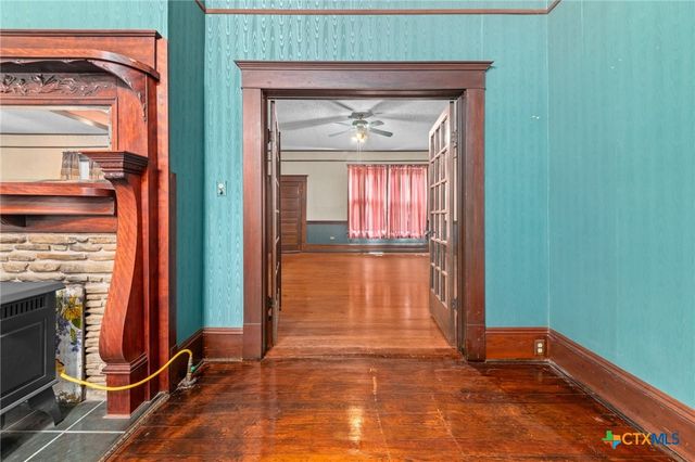 9 S Milam Street, Rogers, TX 76569