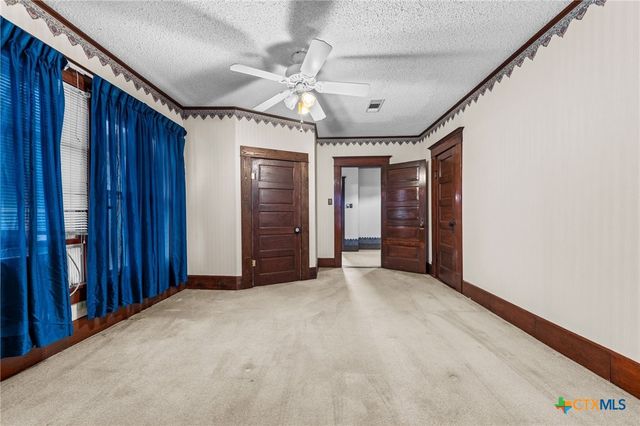 9 S Milam Street, Rogers, TX 76569