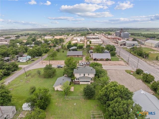 9 S Milam Street, Rogers, TX 76569