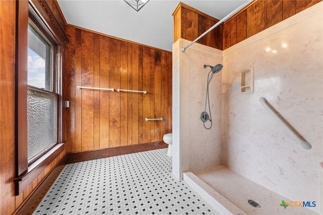 9 S Milam Street, Rogers, TX 76569