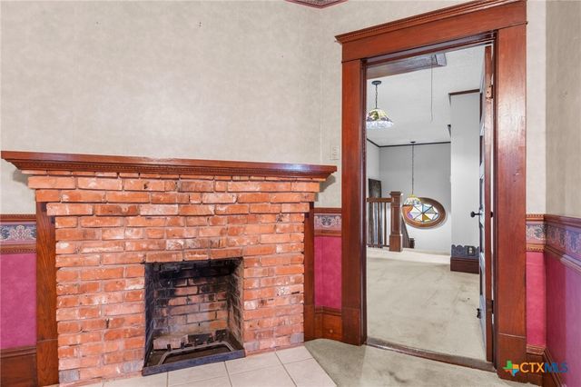 9 S Milam Street, Rogers, TX 76569