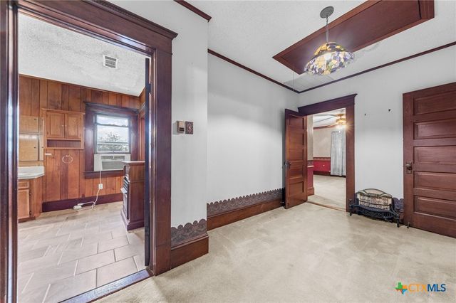 9 S Milam Street, Rogers, TX 76569