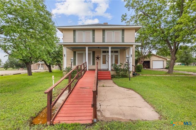 9 S Milam Street, Rogers, TX 76569
