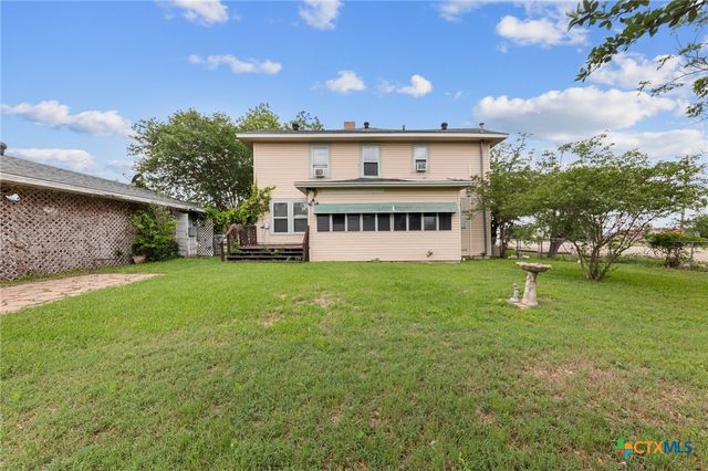 9 S Milam Street, Rogers, TX 76569