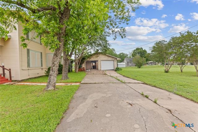 9 S Milam Street, Rogers, TX 76569