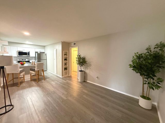 9733 Neuens Road 25, Houston, TX 77080