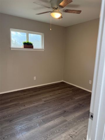 9733 Neuens Road 25, Houston, TX 77080