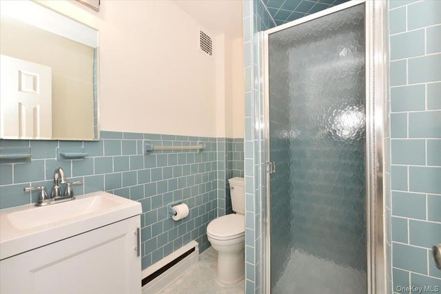 195 S Middle Neck Road 2-L, Great Neck, NY 11021