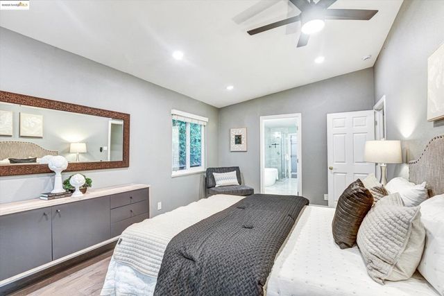 7 Saint Stephens Dr, Orinda, CA 94563