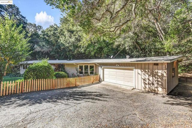 7 Saint Stephens Dr, Orinda, CA 94563